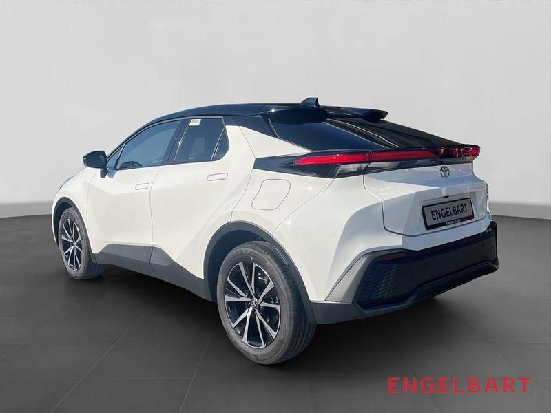 Gebraucht Toyota C-HR 140 PS (102 kW) 2024 Platinumweiß perlefekt / onyxs SUV