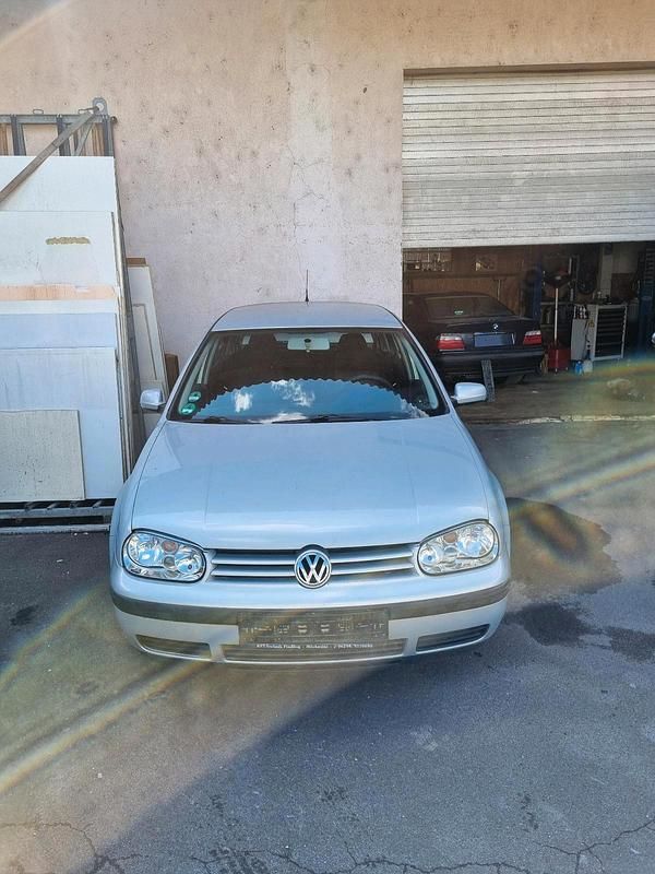 Silber Gebraucht 2000 VW Golf IV Kleinwagen | 1.500 € (Fairer Preis) - Bild 1/4