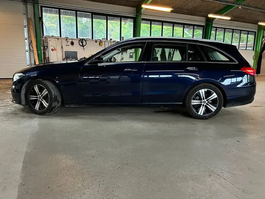 Gebraucht Mercedes C220 200 PS (147 kW) 2022 Blau Kombi