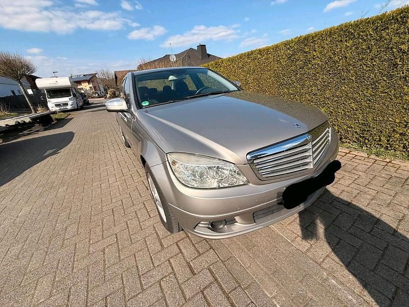 Gebraucht Mercedes C180 154 PS (113 kW) 2007 Gold Limousine