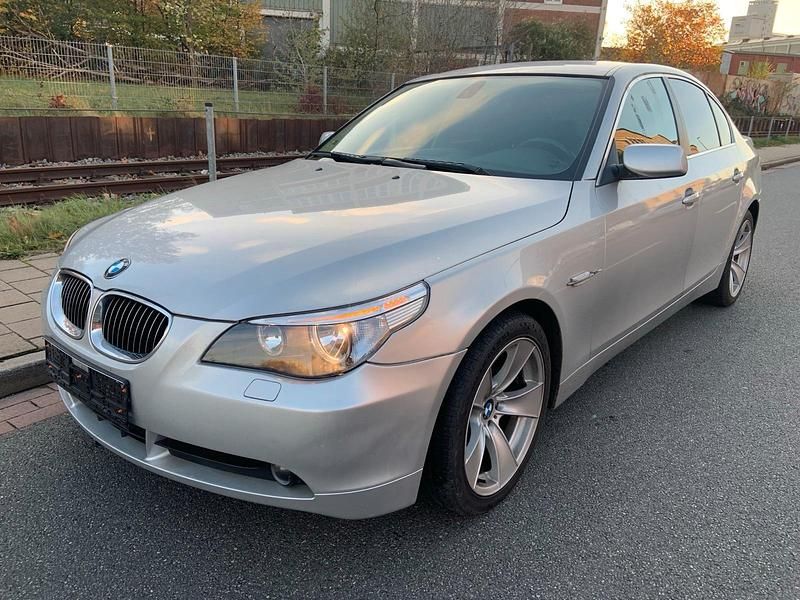 Silber Gebraucht 2006 BMW 523 Limousine | 2.777 € (Fairer Preis) - Bild 1/4
