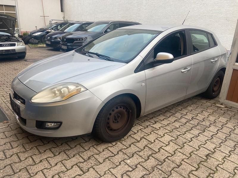 Silber Gebraucht 2009 Fiat Bravo Kleinwagen | 690 € (Superpreis) - Bild 1/4