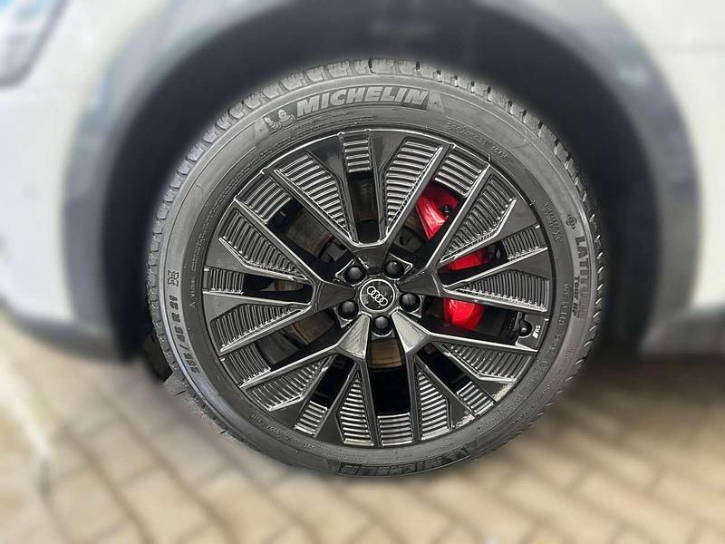 Gebraucht Audi Q8 e-tron Advanced 250 kW (340 PS) 2023 Gletscherweiß metallic SUV