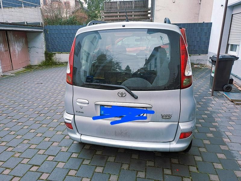 Gebraucht Toyota Yaris 84 PS (61 kW) 2004 Grau Kombi