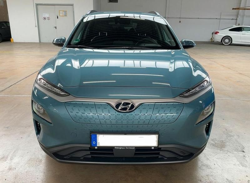 Blau Gebraucht 2020 Hyundai Kona Premium SUV | 17.700 € (Superpreis) - Bild 1/4