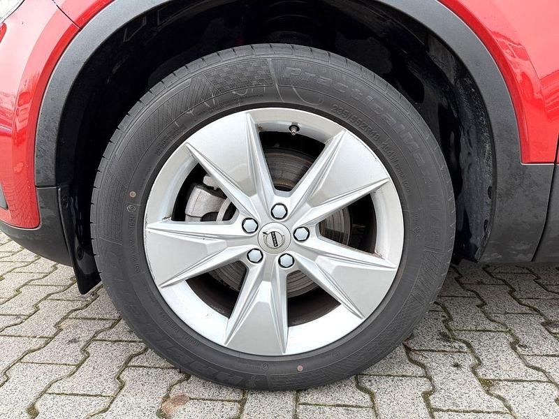 Gebraucht Volvo XC40 Core 163 PS (119 kW) 2024 Rot SUV