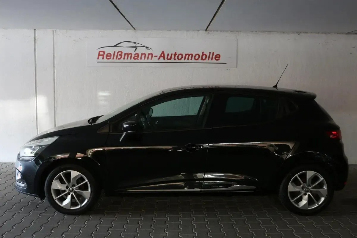 Gebraucht Renault Clio IV LIMITED 118 PS (86 kW) 2017 Schwarz Kleinwagen