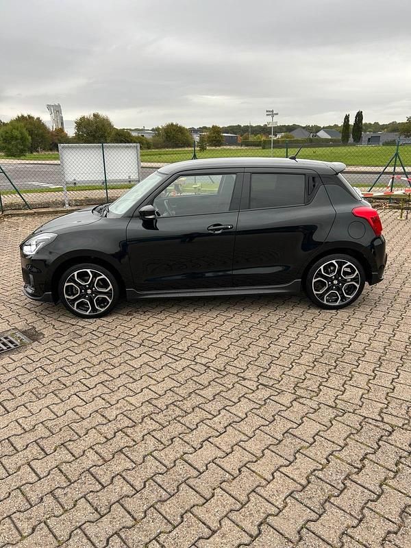 Schwarz Gebraucht 2019 Suzuki Swift Sport Kleinwagen | 15.700 € (Fairer Preis) - Bild 1/4