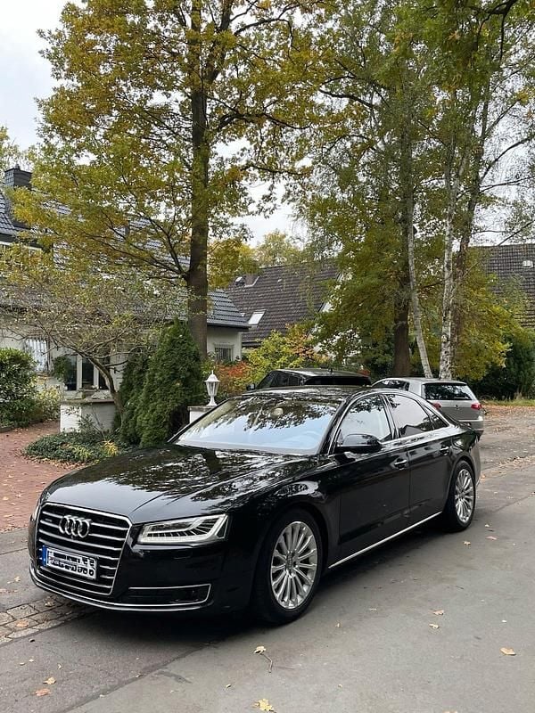 Schwarz Gebraucht 2015 Audi A8 Advanced Limousine | 30.000 € (Fairer Preis) - Bild 1/4