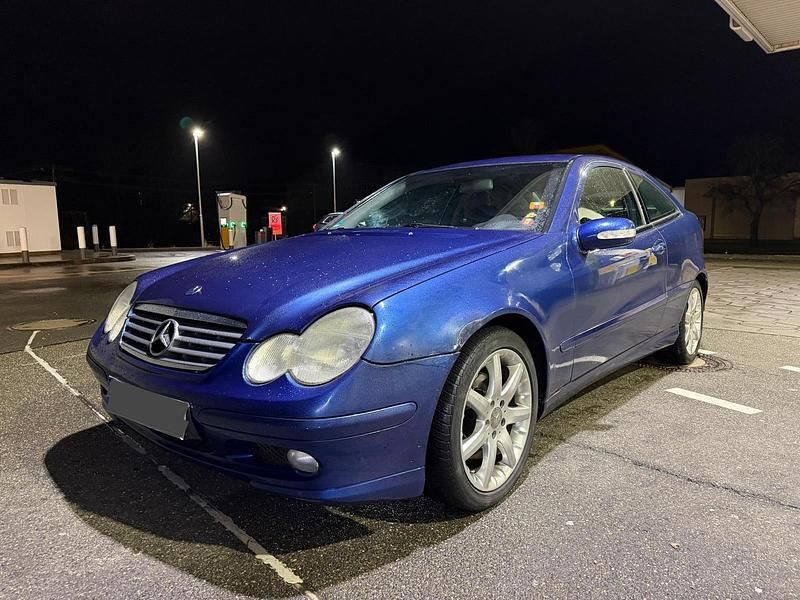 Gebraucht Mercedes C220 143 PS (105 kW) 2001 Blau Coupé