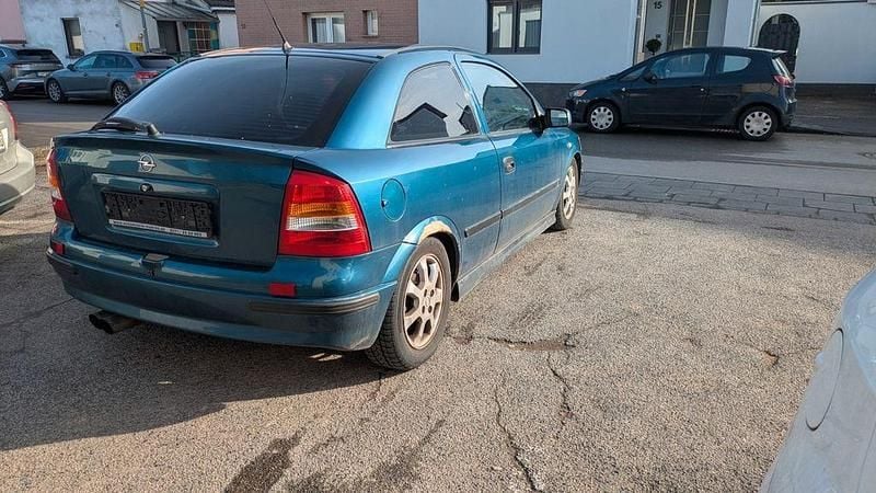 Gebraucht Opel Astra 101 PS (74 kW) 2001 Blau Limousine
