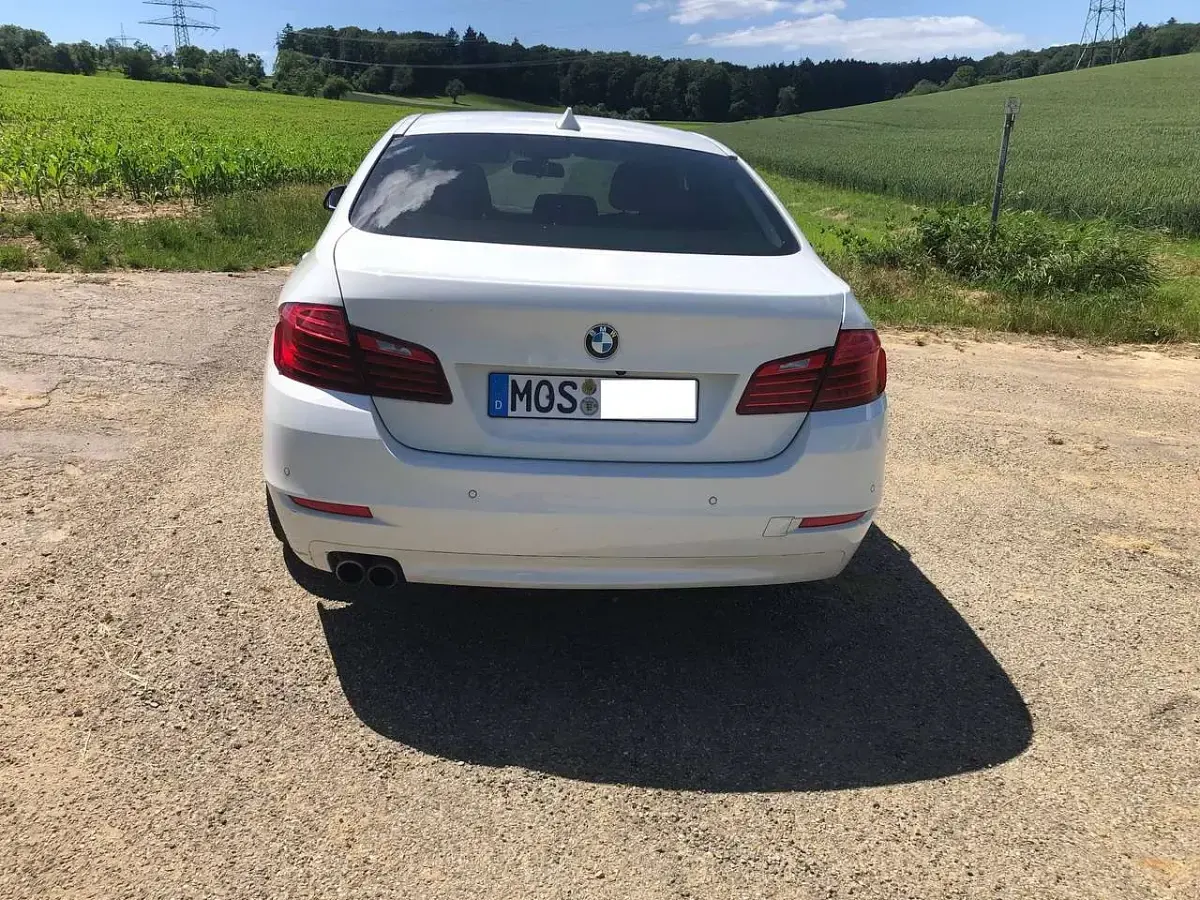 Gebraucht BMW 520 Comfort Edition 190 PS (139 kW) 2016 Weiß Limousine