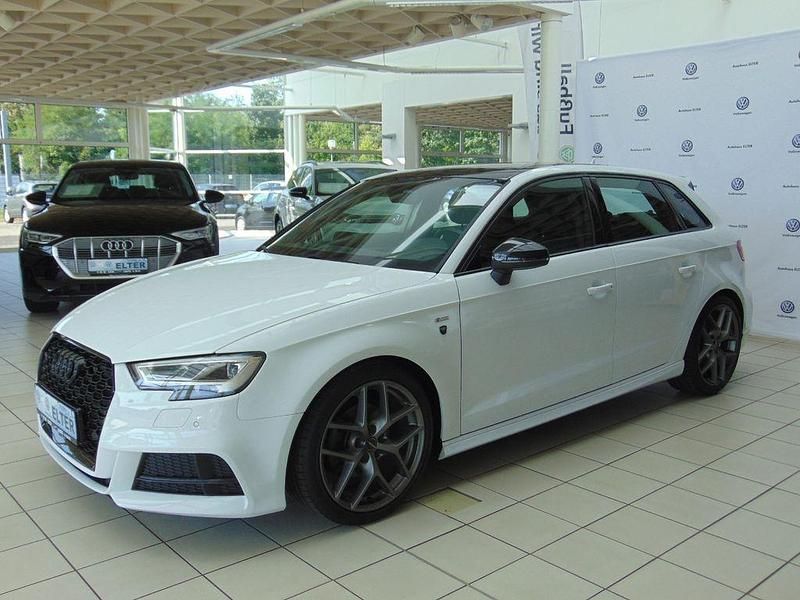Weiß Gebraucht 2017 Audi A3 Sportback S-Line Limousine | 16.990 € (Fairer Preis) - Bild 1/4
