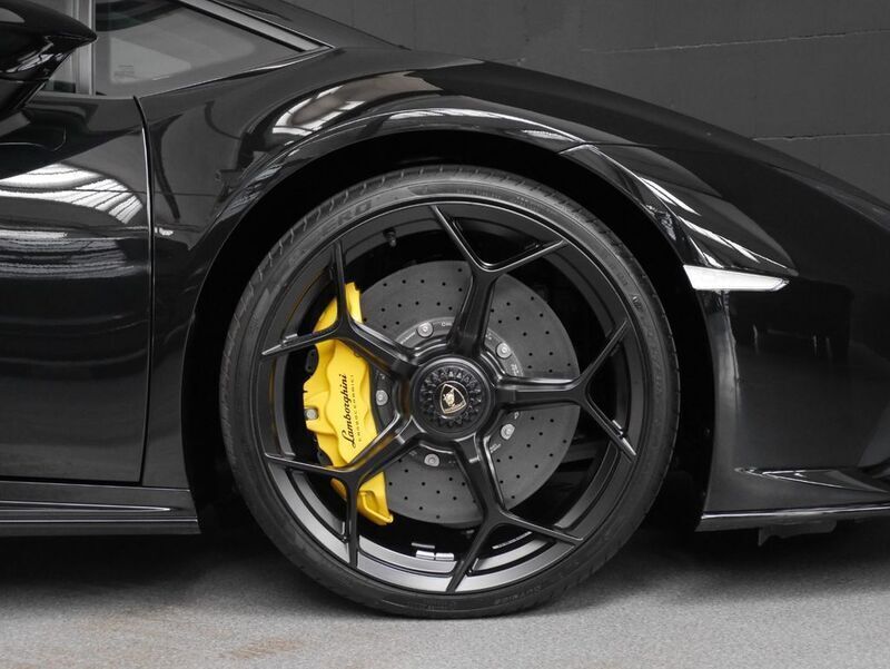 Usata Lamborghini Huracán 640 CV (470 kW) 2024 Nero Cabrio