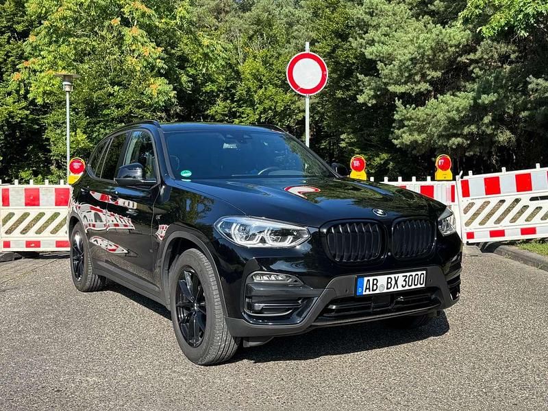 Schwarz Gebraucht 2021 BMW X3 Shadowline SUV | 38.700 € (Fairer Preis) - Bild 1/4