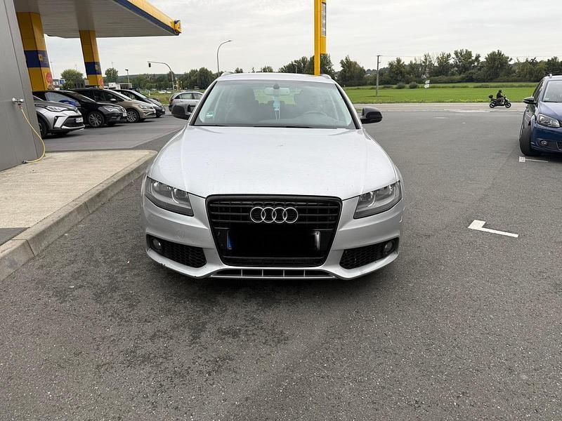 Silber Gebraucht 2008 Audi A4 Kombi | 5.999 € (Etwas zu teuer) - Bild 1/4