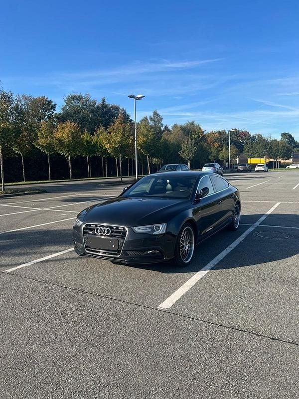 Schwarz Gebraucht 2012 Audi A5 Sportback Kleinwagen | 9.500 € (Guter Preis) - Bild 1/4