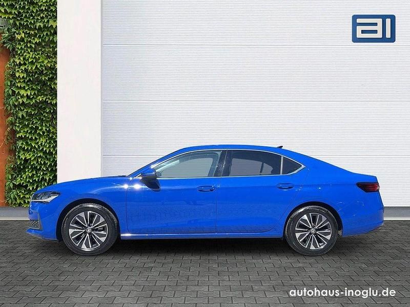 Gebraucht Skoda Superb Selection 150 PS (110 kW) 2024 Blau Limousine