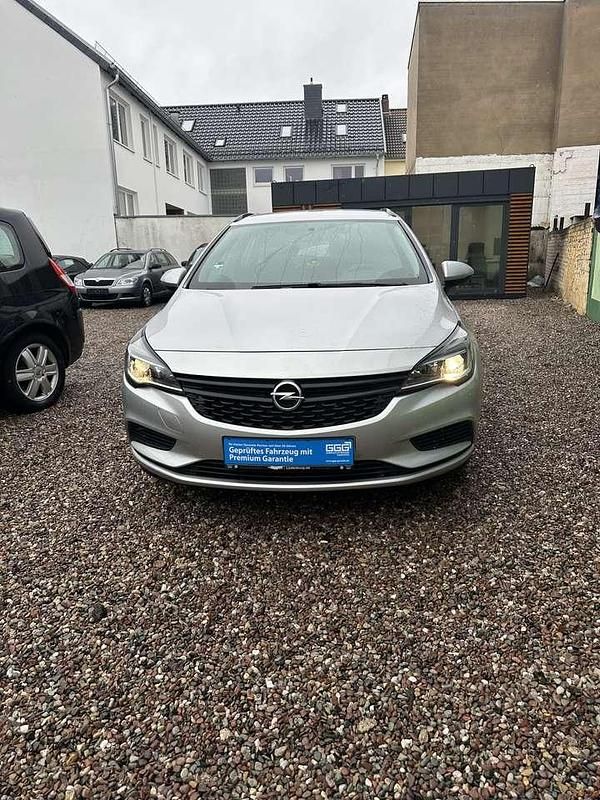 Gebraucht Opel Astra Selection 101 PS (74 kW) 2017 Grau Kombi