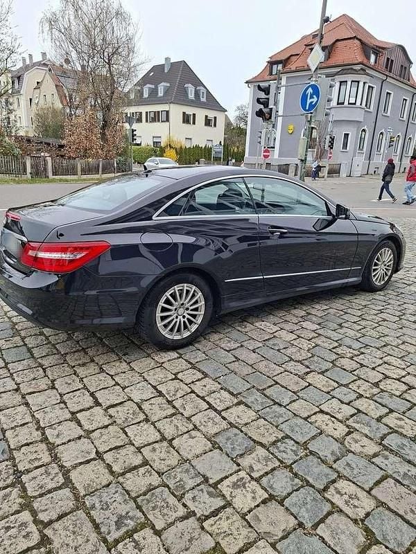 Usata Mercedes E200 184 CV (135 kW) 2013 Nero Coupé