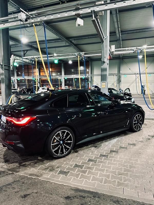 Schwarz Gebraucht 2023 BMW i4 M Sport Limousine | 45.999 € (Teuer) - Bild 1/4