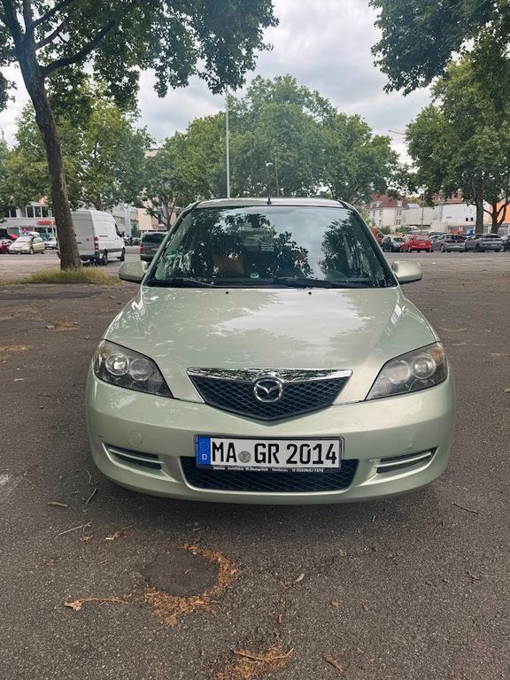 Grün Gebraucht 2006 Mazda 2 Active Limousine | 800 € (Superpreis) - Bild 1/4