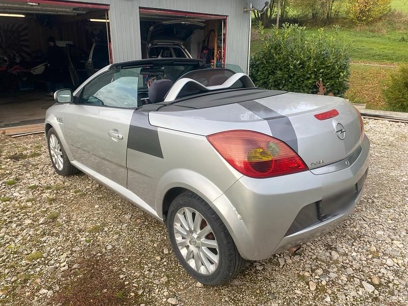 Silber Gebraucht 2005 Opel Tigra Cabrio | 1.200 € (Guter Preis) - Bild 1/4