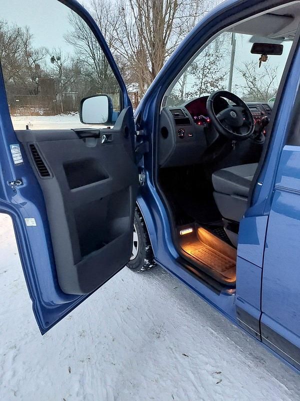 Usado VW Multivan 96 HP (70 kW) 2007 Cinzento Monovolume