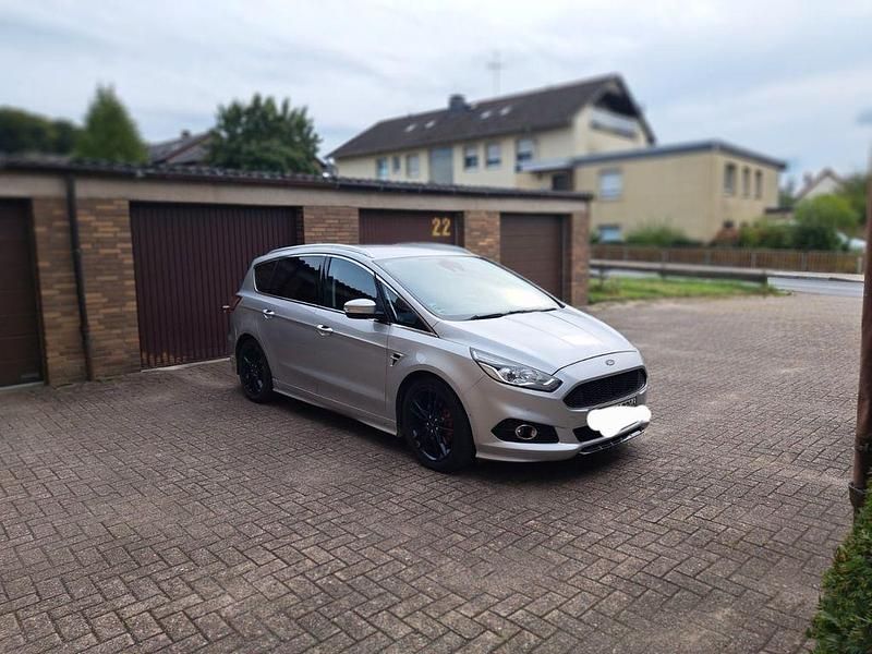 Silber Gebraucht 2016 Ford S-MAX Titanium Van / Kleinbus | 13.999 € (Fairer Preis) - Bild 1/4