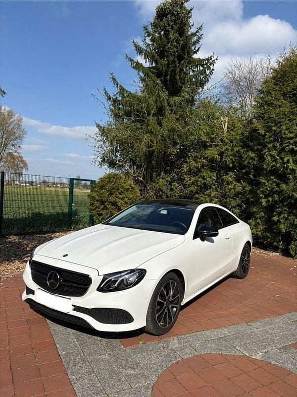 Gebraucht Mercedes E200 184 PS (135 kW) 2018 Weiß Coupé
