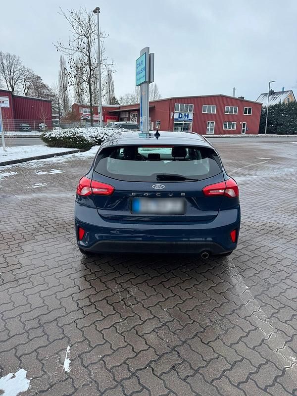 Gebraucht Ford Focus 120 PS (88 kW) 2019 Blau Kleinwagen