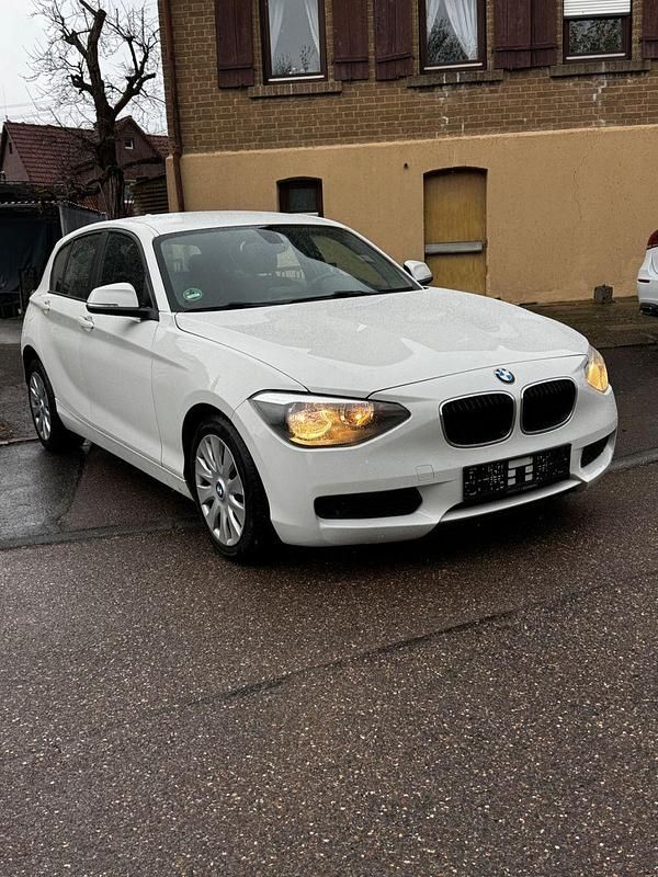 Gebraucht BMW 116 Advantage 116 PS (85 kW) 2013 Weiß Kleinwagen