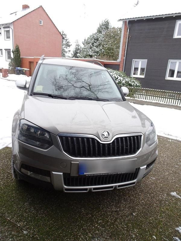 Gebraucht Skoda Yeti 115 PS (84 kW) 2017 Andere farben SUV