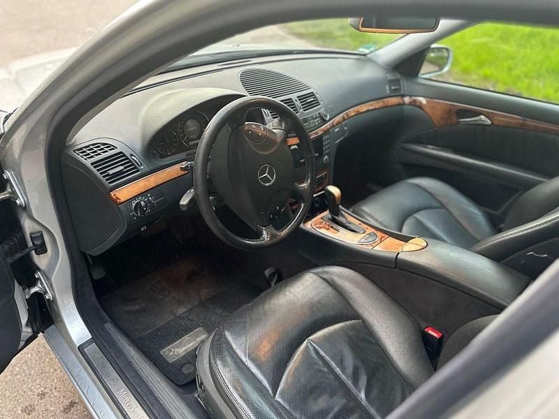 Gebraucht Mercedes E320 Elegance 224 PS (164 kW) 2002 Silber Limousine