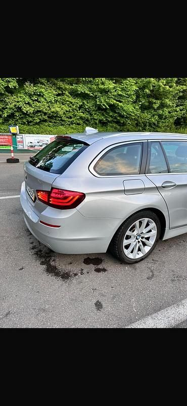 Grau Gebraucht 2016 BMW 520 Kombi | 11.999 € (Superpreis) - Bild 1/4