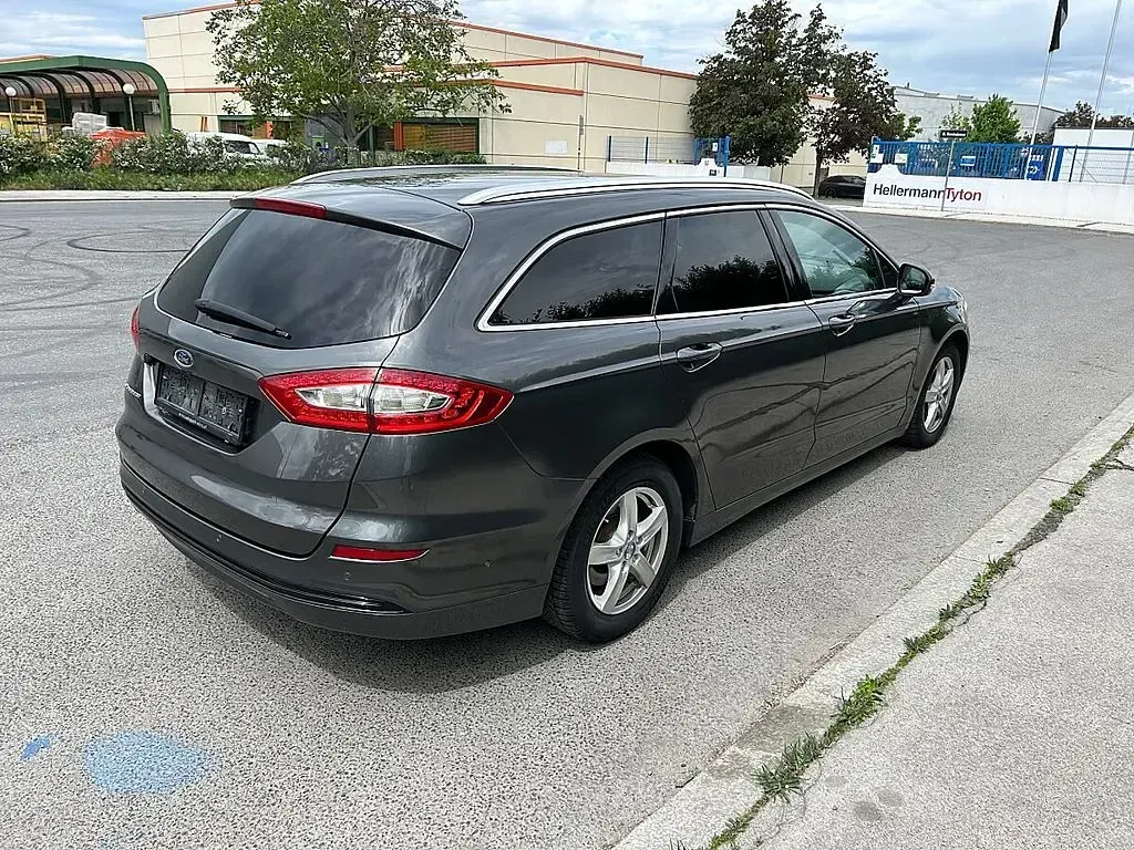 Gebraucht Ford Mondeo Titanium 150 PS (110 kW) 2017 Grau Limousine