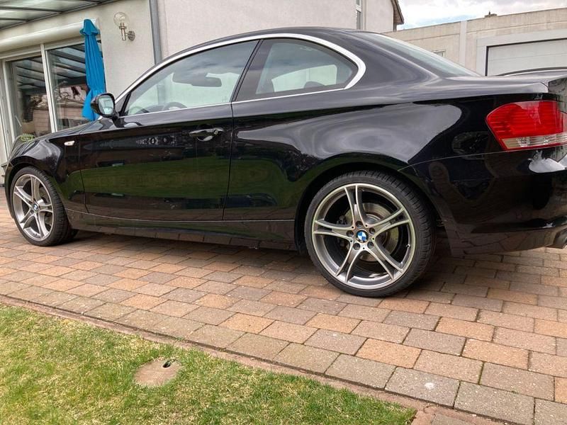 Gebraucht BMW 125 218 PS (160 kW) 2010 Schwarz Kleinwagen