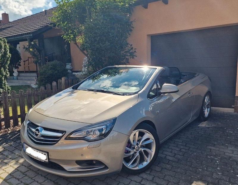 Beige Gebraucht 2013 Opel Cascada Innovation Cabrio | 9.999 € (Fairer Preis) - Bild 1/4