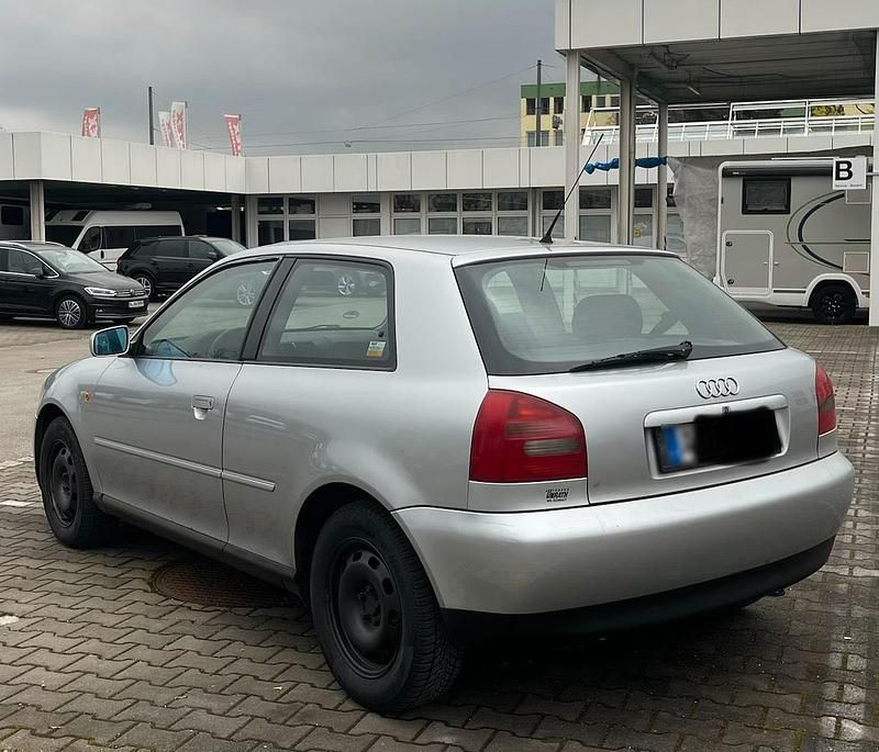 Gebraucht Audi A3 106 PS (77 kW) 1997 Silber Kleinwagen