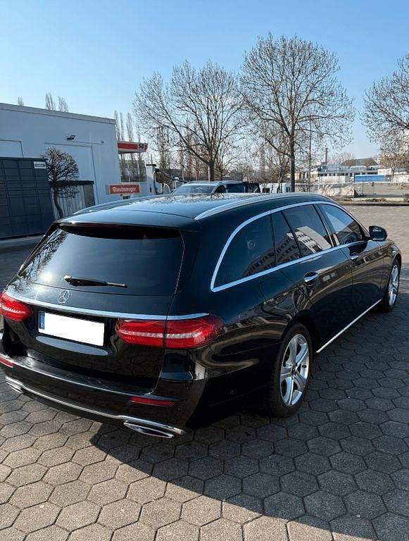Gebraucht Mercedes E350 258 PS (189 kW) 2017 Schwarz Limousine