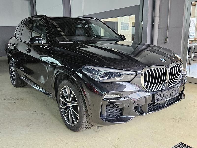 Black sapphire metallic Gebraucht 2019 BMW X5 M Sport SUV | 39.800 € (Teuer) - Bild 1/4