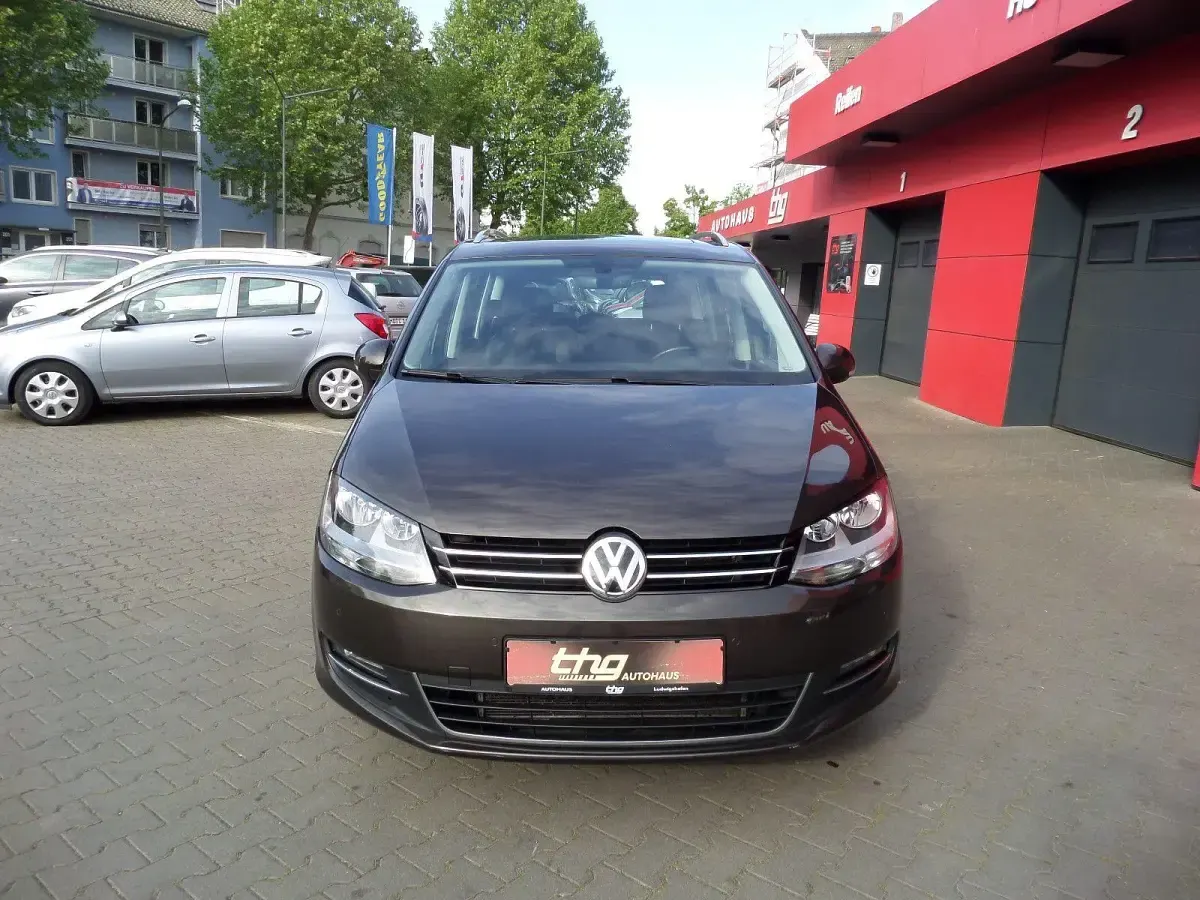 Gebraucht VW Sharan Highline 150 PS (110 kW) 2016 Braun Van / Kleinbus
