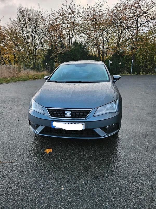 Grau Gebraucht 2017 Seat Leon Kombi | 10.500 € (Fairer Preis) - Bild 1/4