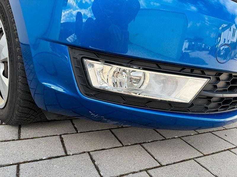 Gebraucht Skoda Rapid 90 PS (66 kW) 2016 Blau Kleinwagen