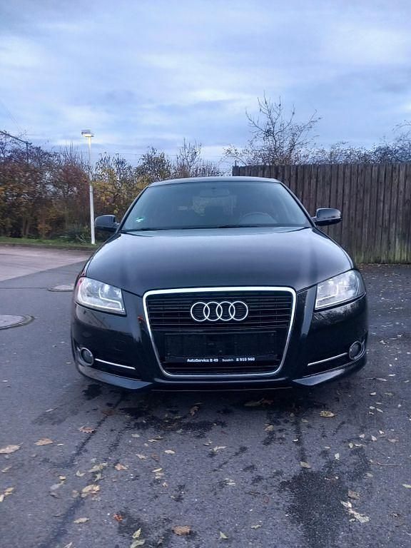 Schwarz Gebraucht 2011 Audi A3 Sportback Ambiente Kleinwagen | 2.950 € (Guter Preis) - Bild 1/4