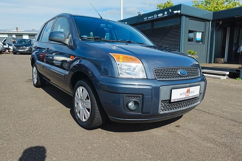 Grau Gebraucht 2011 Ford Fusion Trend Kleinwagen | 4.250 € (Etwas zu teuer) - Bild 1/4