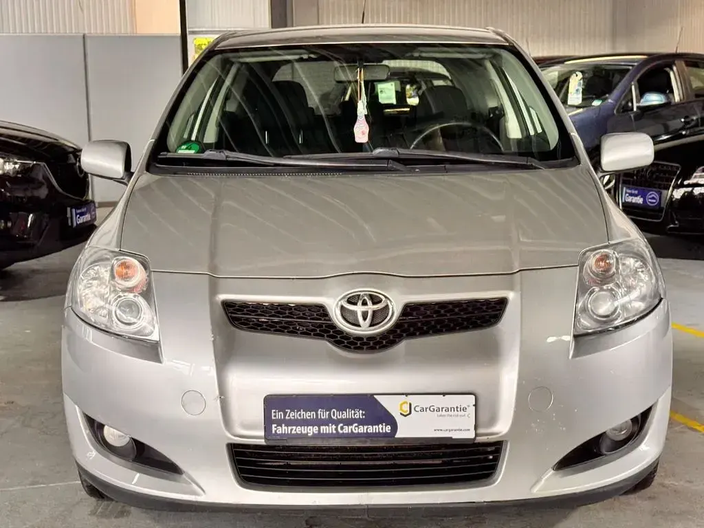 Gebraucht Toyota Auris Sol 124 PS (91 kW) 2007 Silver metallic Limousine