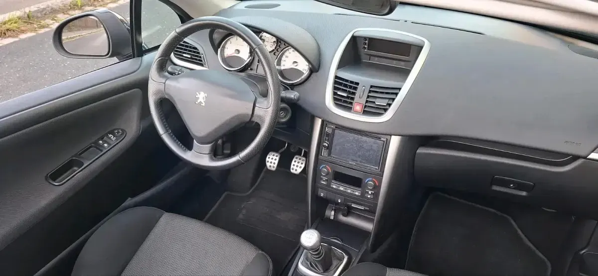 Gebraucht Peugeot 207 CC 156 PS (114 kW) 2011 Schwarz Cabrio