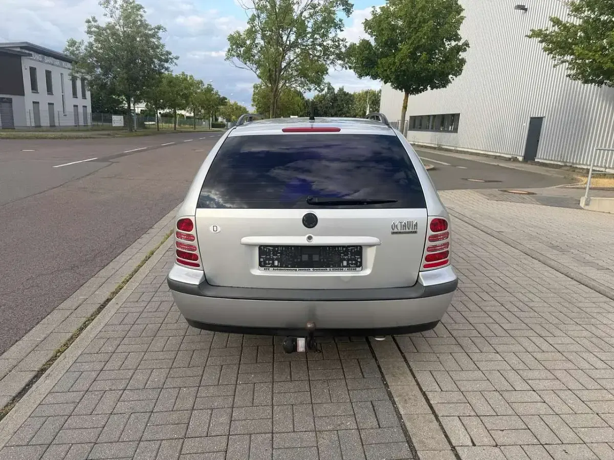 Gebraucht Skoda Octavia Ambiente 116 PS (85 kW) 2000 Silber Kombi