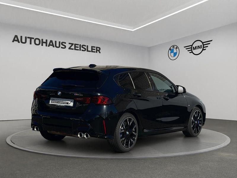 Gebraucht BMW M135 Shadowline 300 PS (220 kW) 2025 Saphirschwarz Kleinwagen